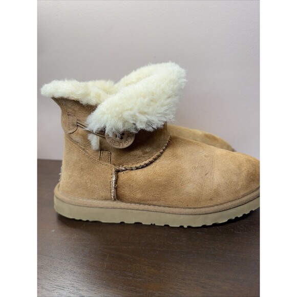 UGG Australia Mini Bailey Button Shearling Boots Size 10 Chestnut Brown - Picture 2 of 11